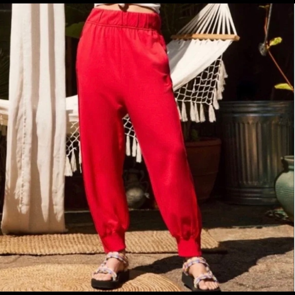 Free People Joggers in Victory Red Size M NWT